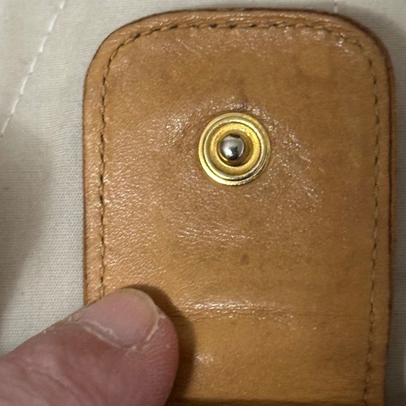 Vintage Celine Macadam - Ladies long wallet in beige. Kiss lock. Snap front. - Picture 5 of 16